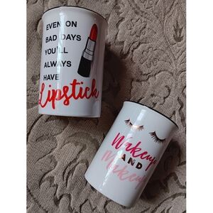 Adrienne Vittadini White and Red Makeup Organizer